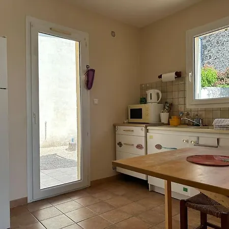Maison Au Calme Avec Jardin Casa vacanze